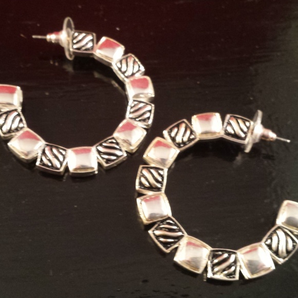 Silver Tone C-Shape Earrings with Black Accents - Picture 1 of 4